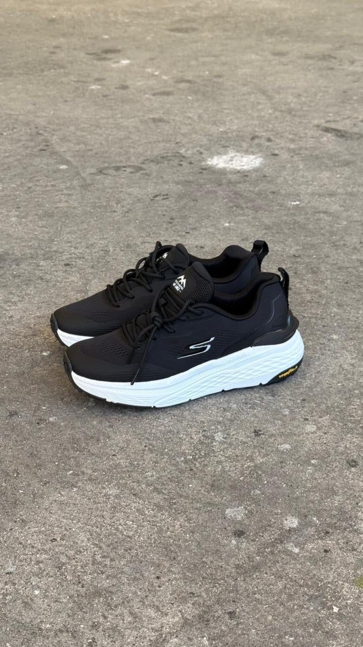 SKETCHERS GYEAR NEGRO BLANCO