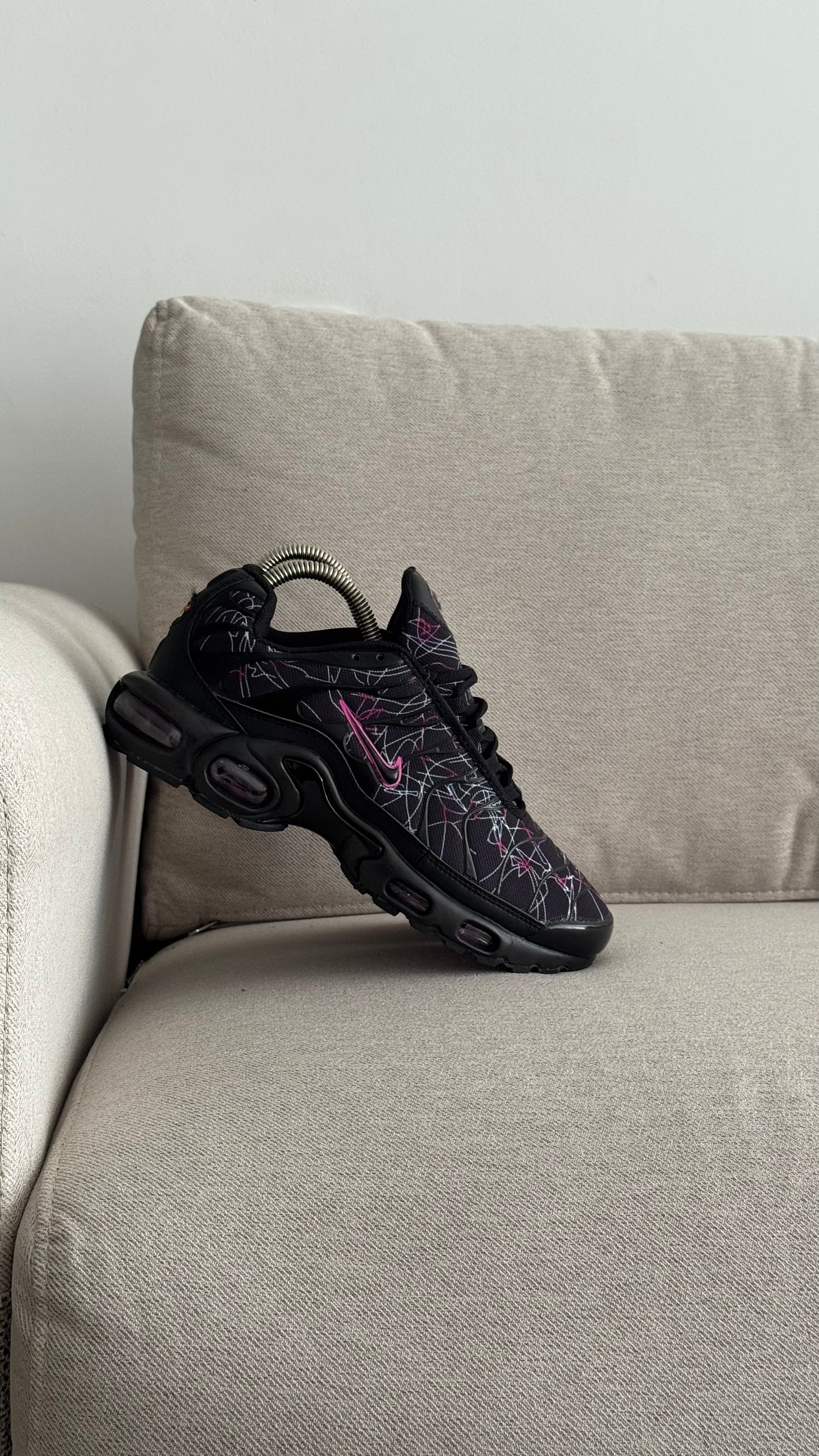 NIKE TN ELECTRICO NEGRO FUCSIA