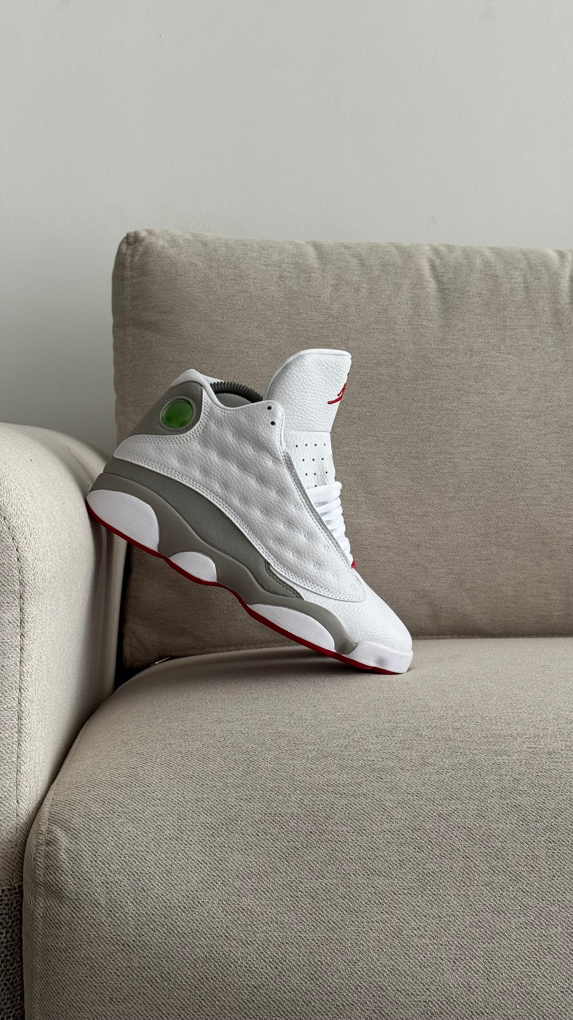 JORDAN RETRO 13 BLANCO GRIS