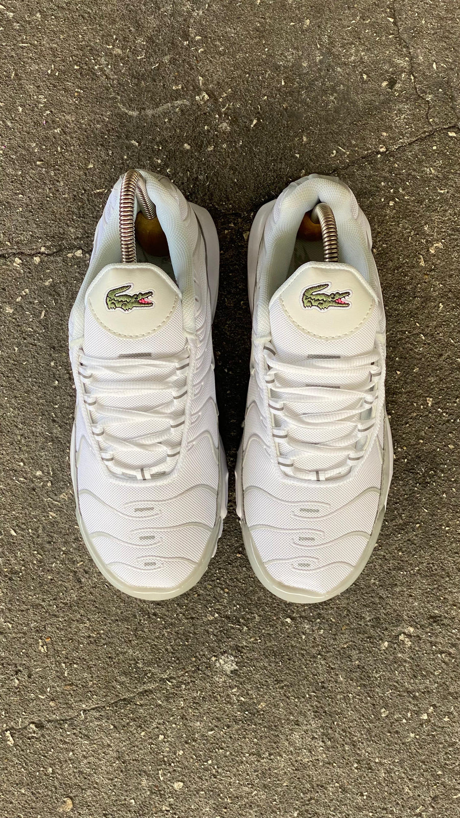 NIKE TN LACOSTE BLANCO GRIS