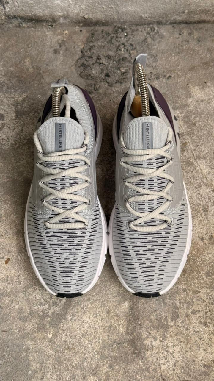 UNDER ARMOUR GRIS MORADO