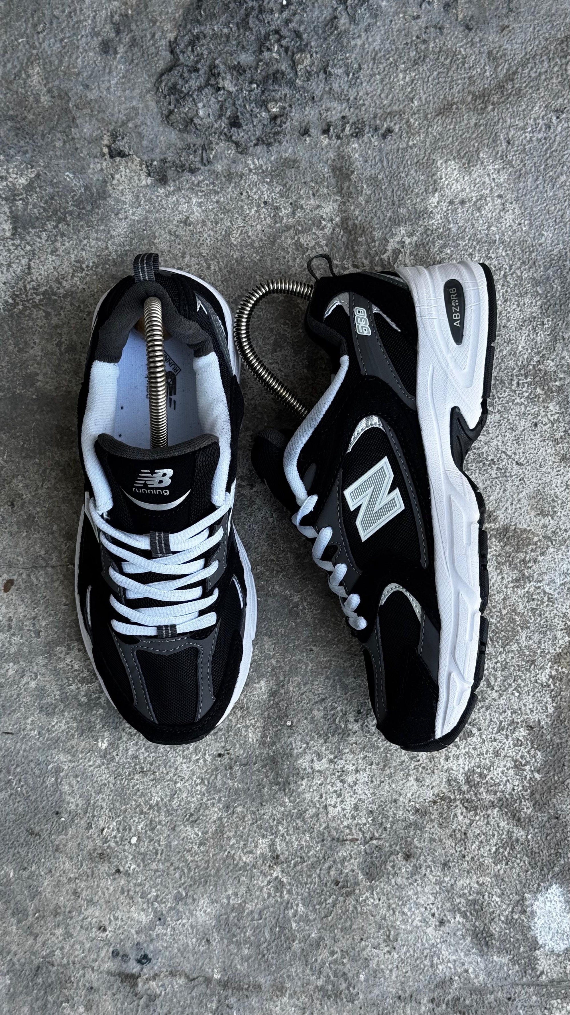 NEW BALANCE 530 NEGRO BLANCO