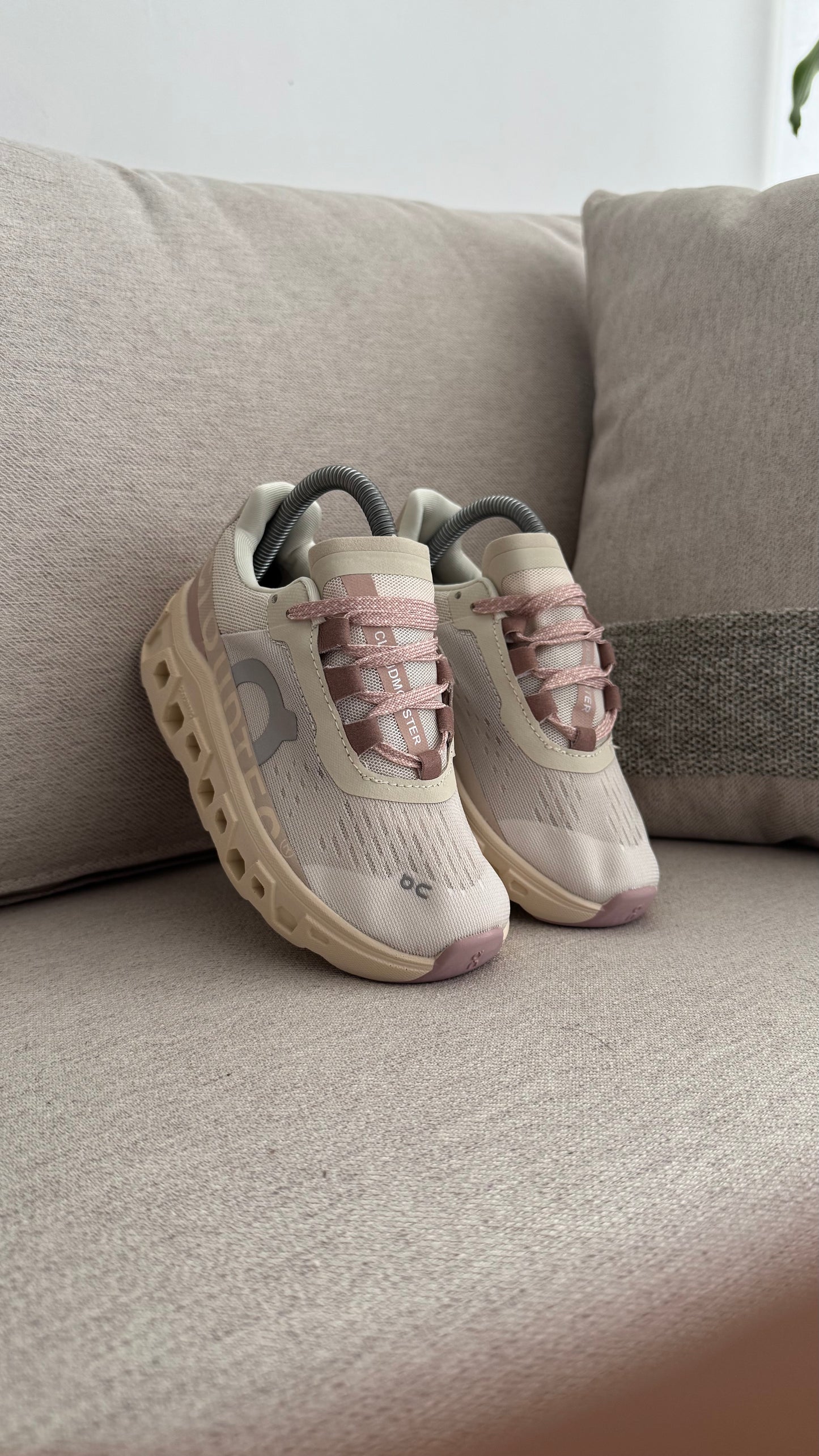 ON CLOUTEC BEIGE ROSA NIÑOS