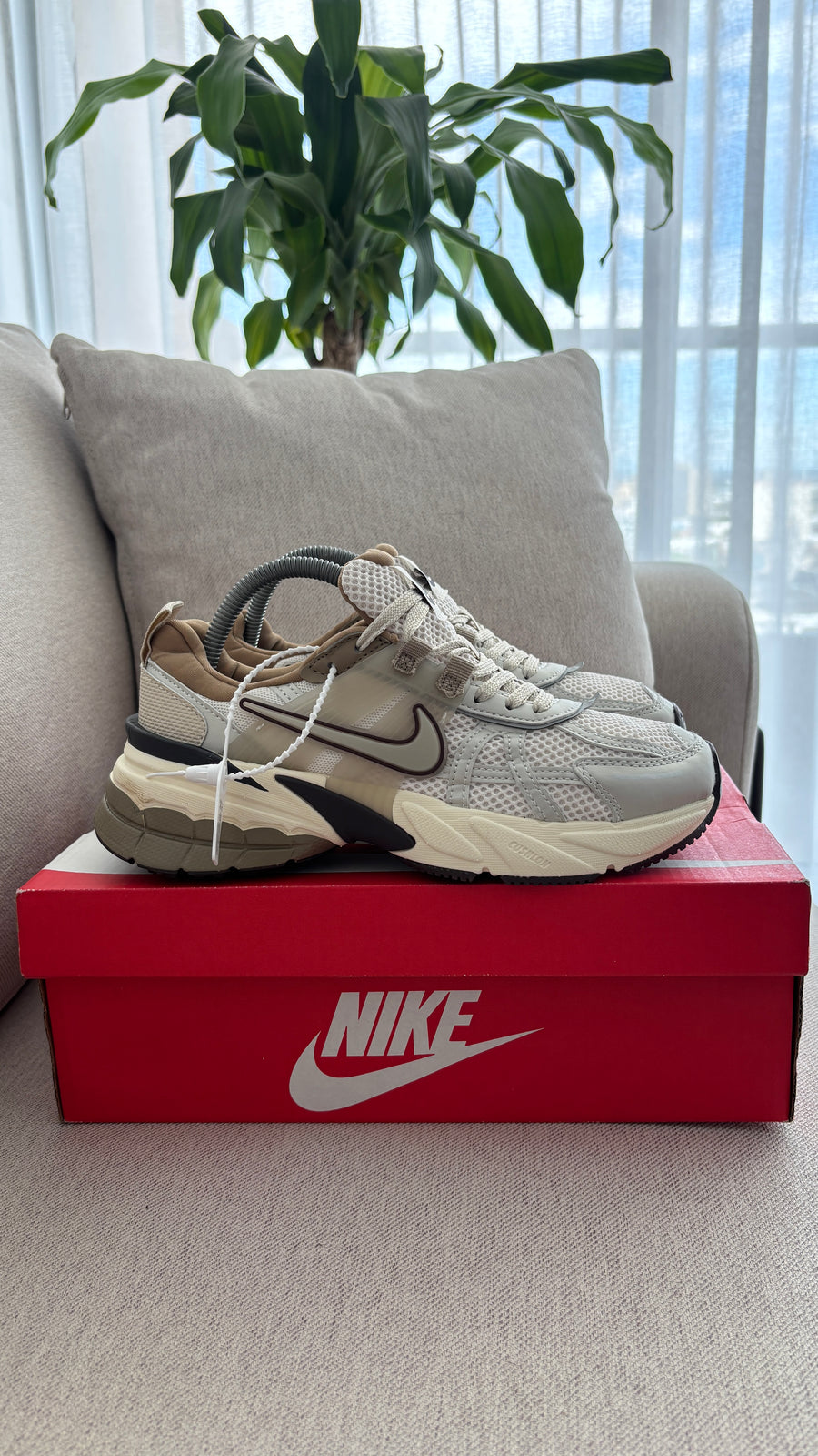 NIKE V2K CAFE