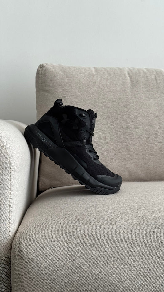 BOTA UNDER ARMOUR NEGRA CABALLERO