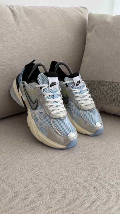 NIKE V2K CELESTE