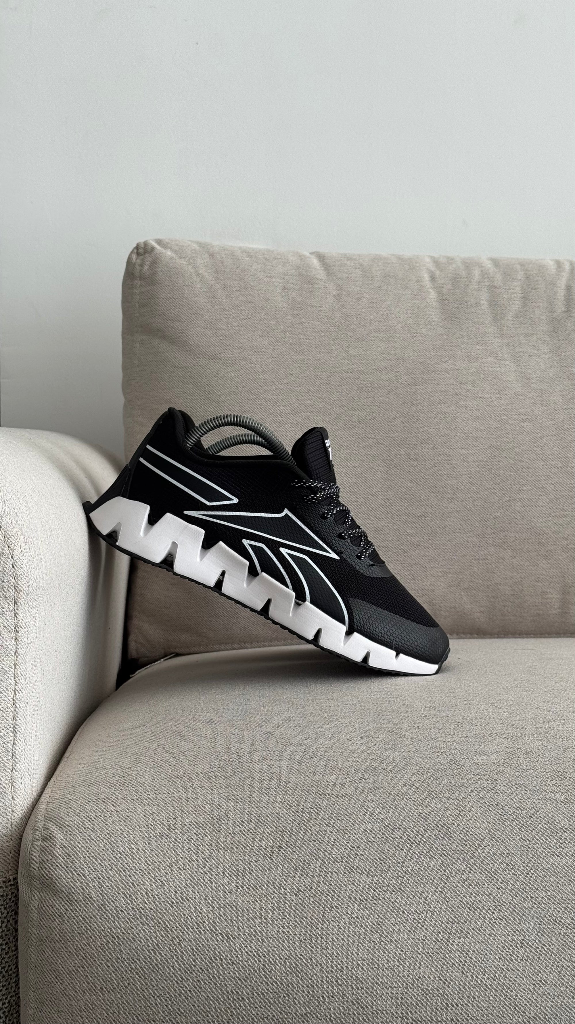 REEBOK DYNAMIC NEGRO BLANCO PROMO