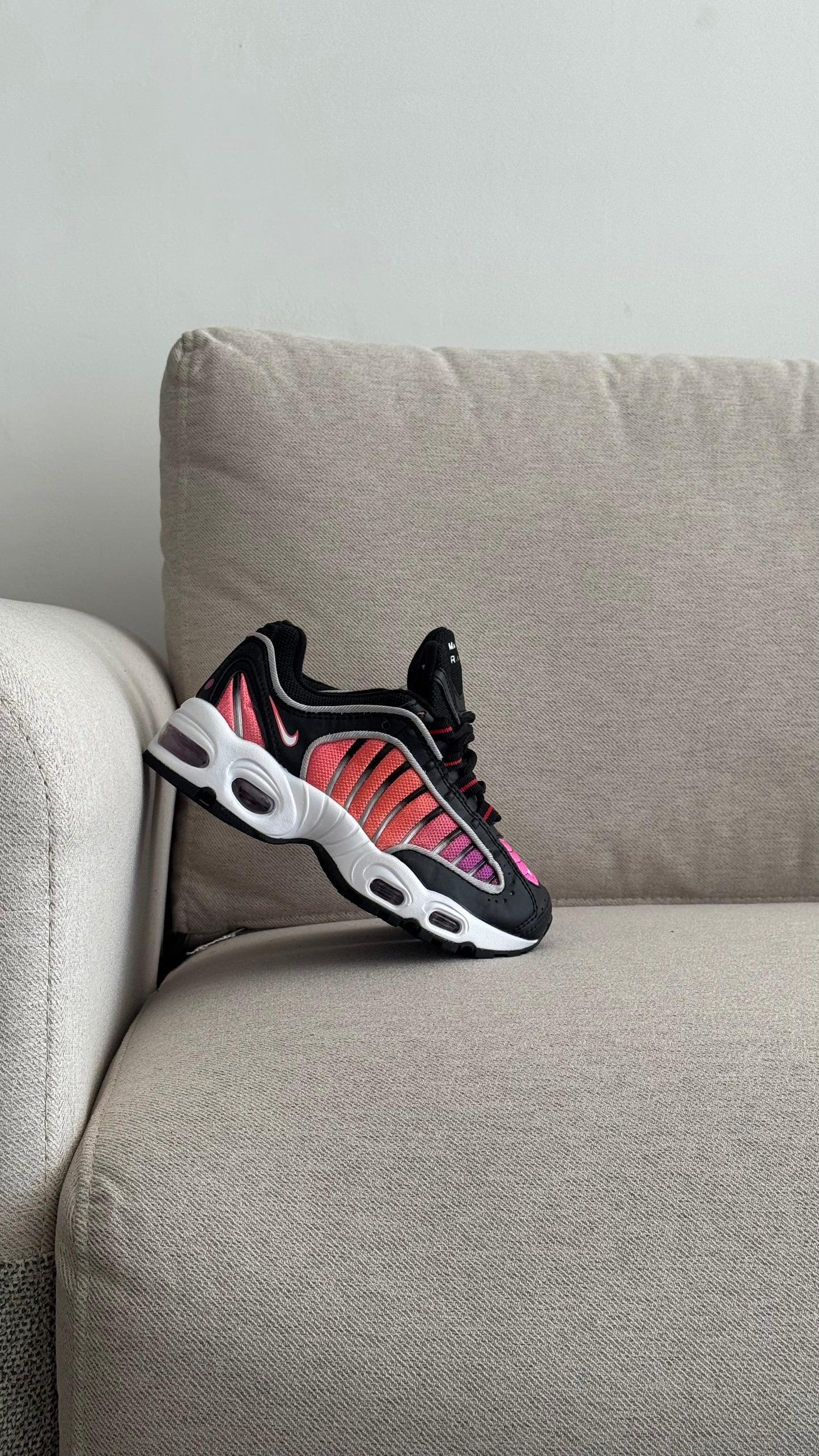 NIKE  TAIWILIND NEGRO COLOR NIÑOS