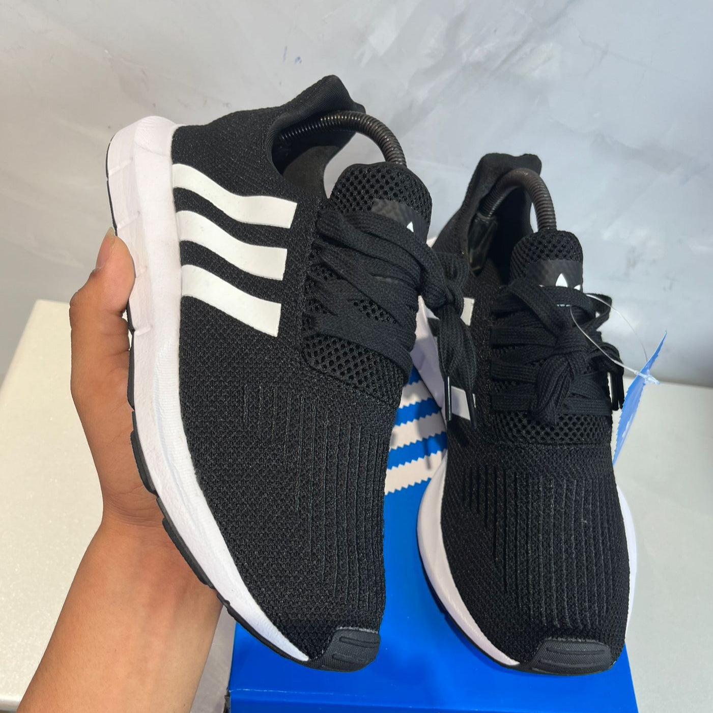 ADIDAS SWIFT NEGRO