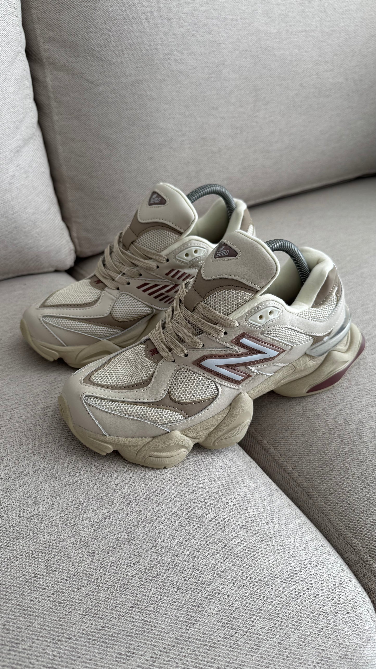 NEW BALANCE 9060 BEIGE PURPLE