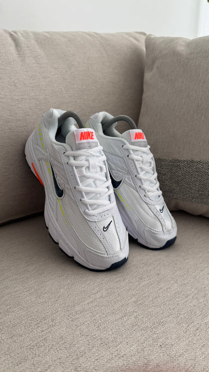 NIKE INITIATOR BLANCO COLORS