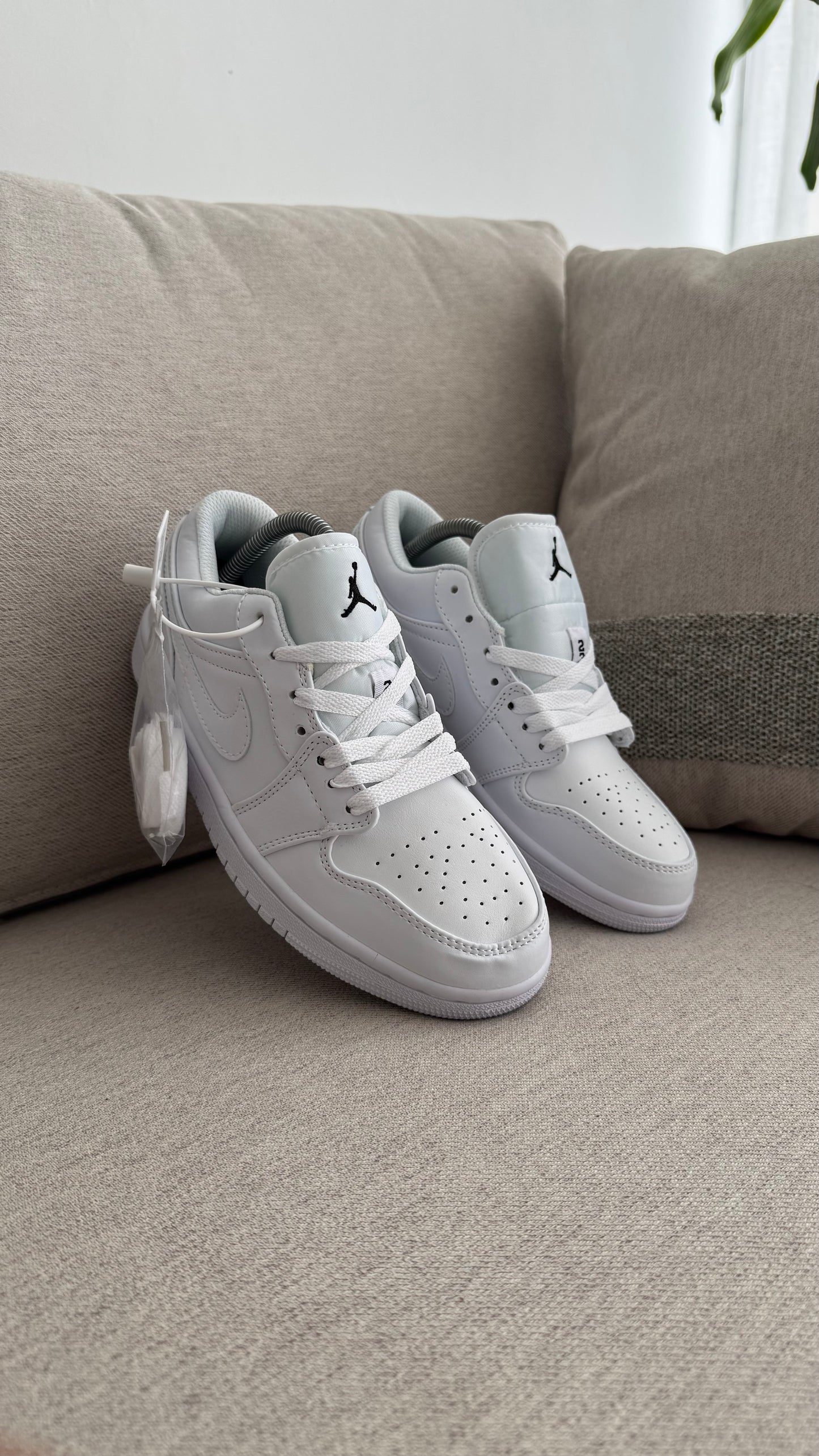 NIKE R1 LOW JORDAN BLANCA