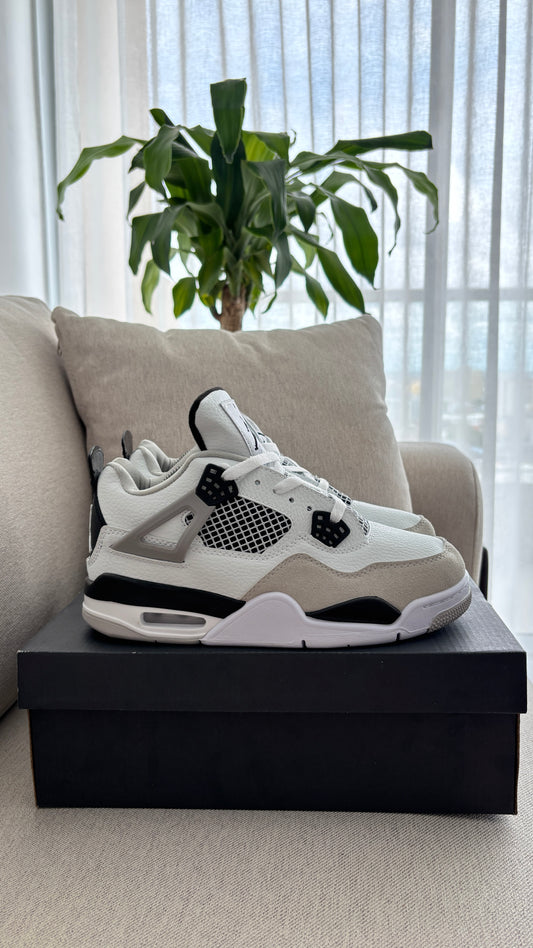 NIKE JORDAN RETRO 4 CREMA