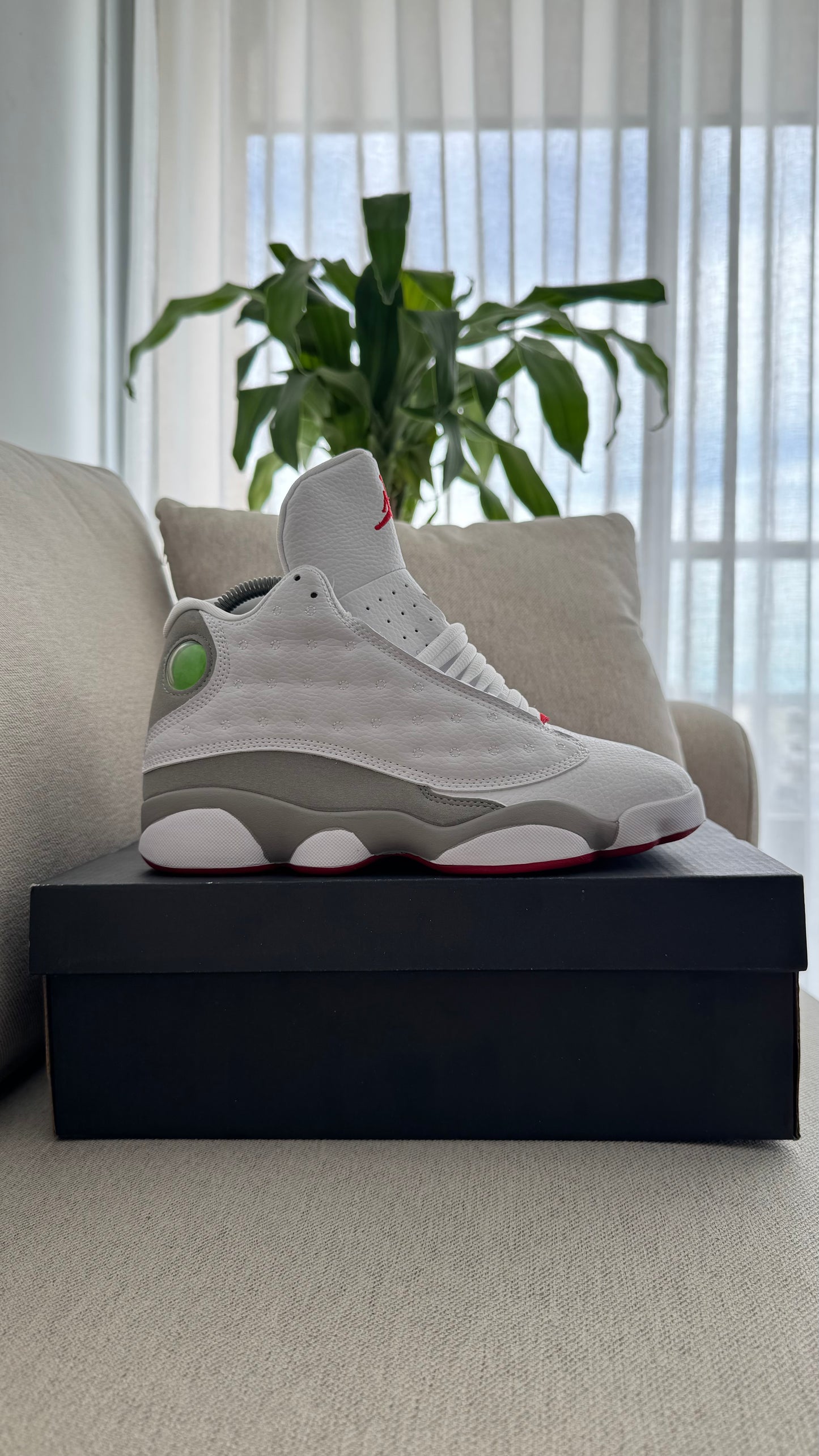 JORDAN RETRO 13 BLANCO GRIS