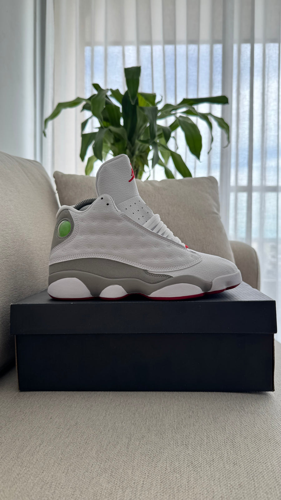 JORDAN RETRO 13 BLANCO GRIS