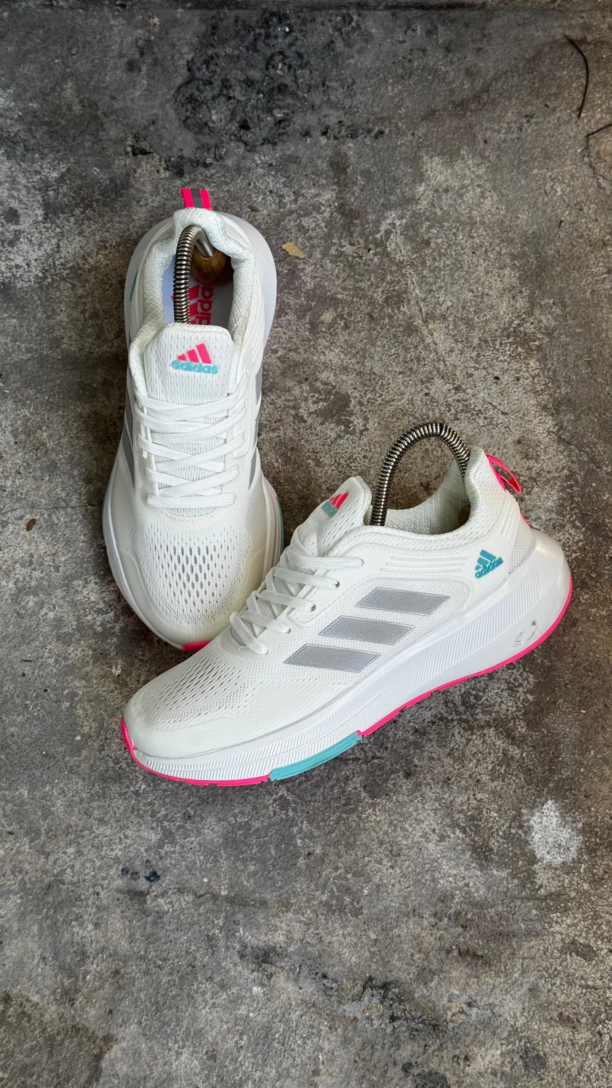 ADIDAS BOUNCE BLANCO FUSCIA