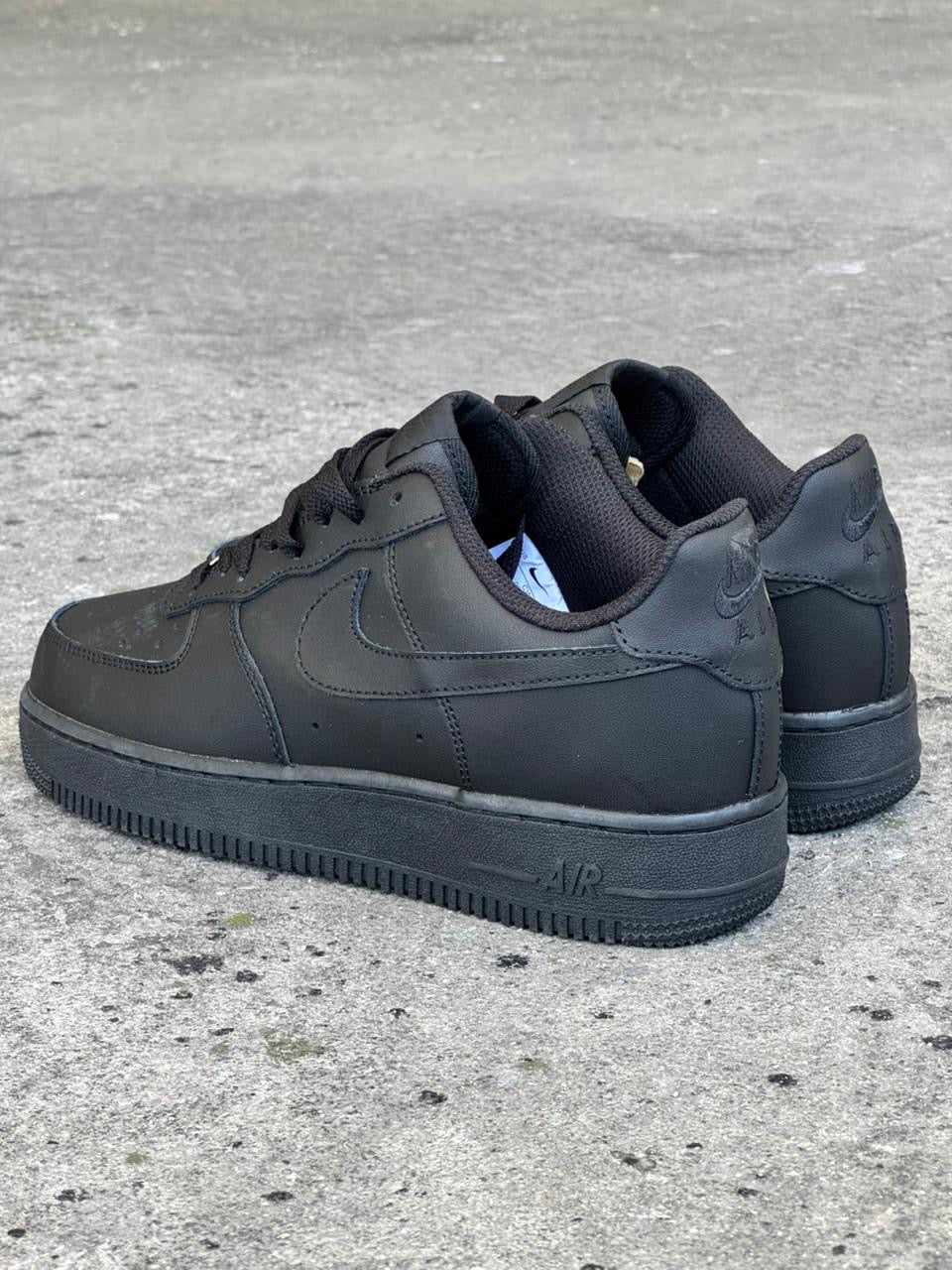 NIKE AF1 NEGRO
