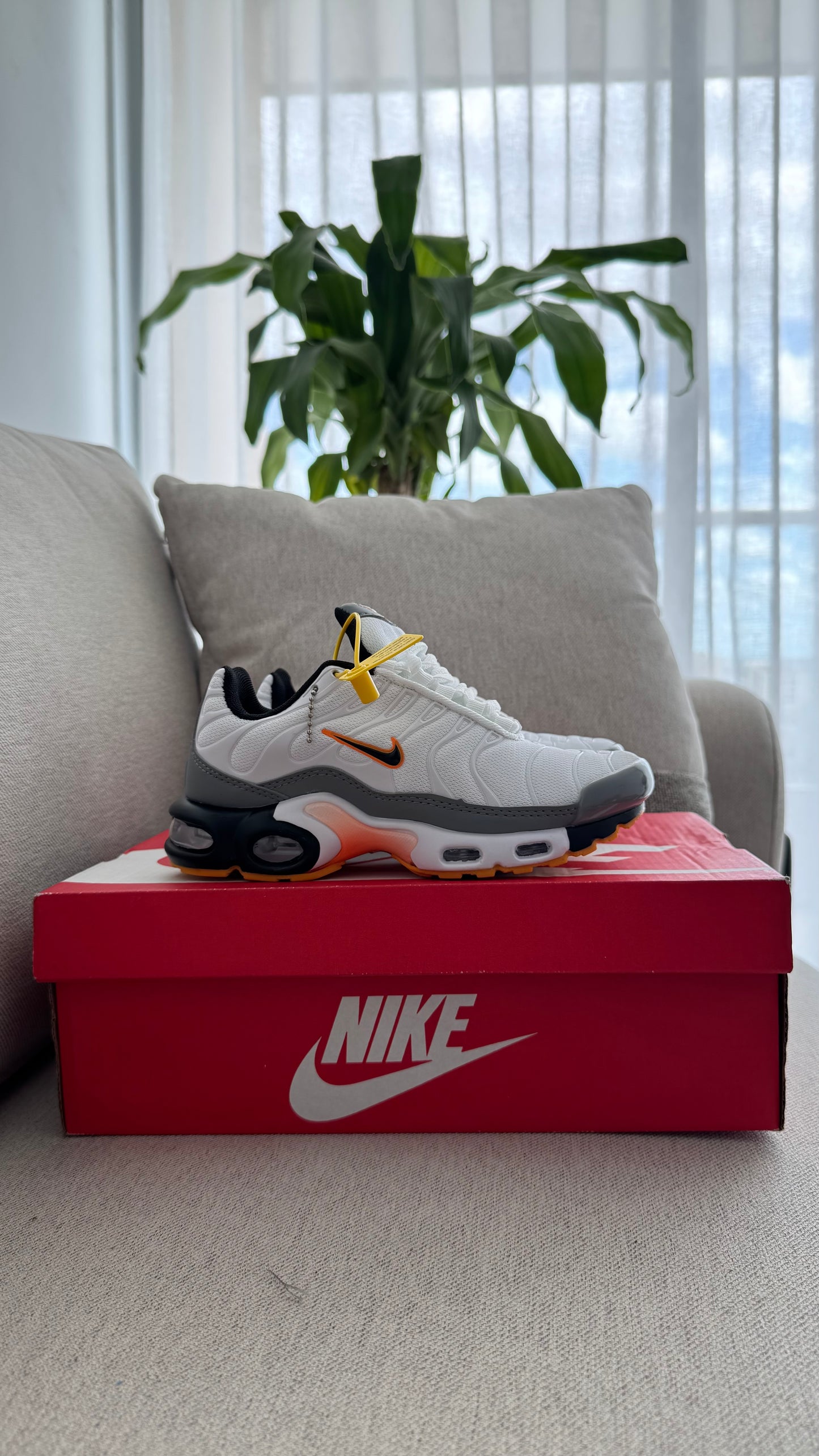 NIKE TN BLANCO AMARILLO NIÑO