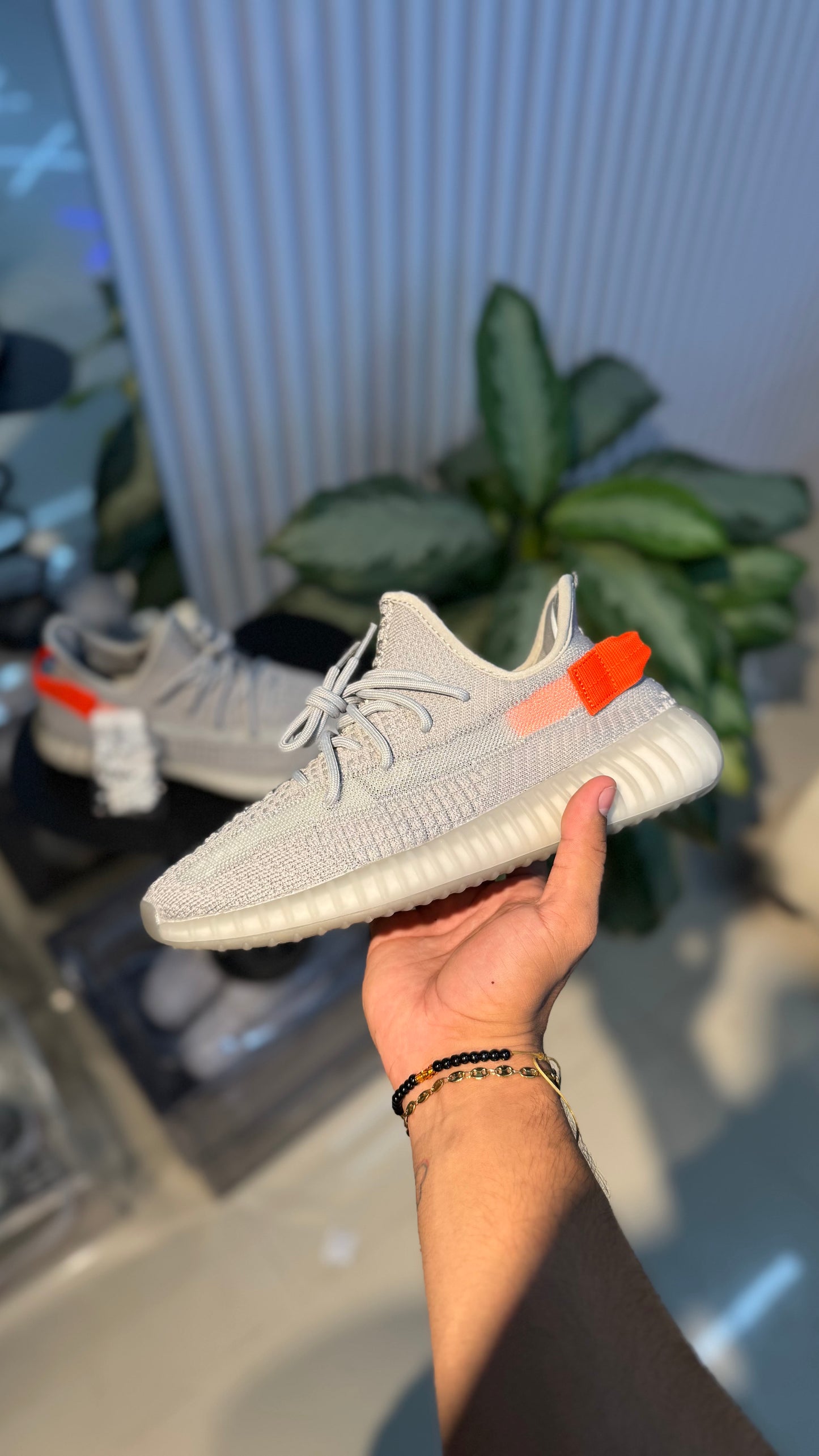 ADIDAS YEEZY 350 GRIS NARANJA