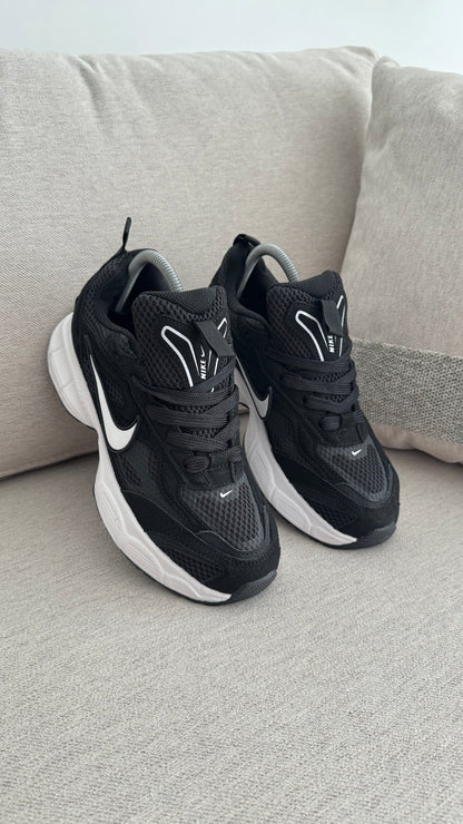 NIKE SKATE TENIS NEGRO BLANCO