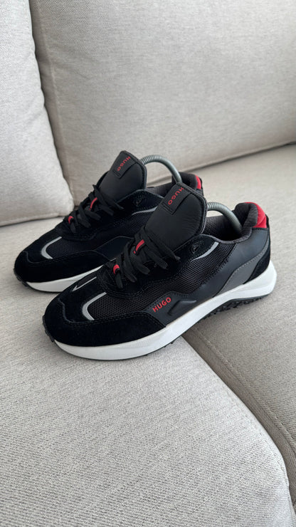 HUGO BOSS NEGRO BLANCO ROJO