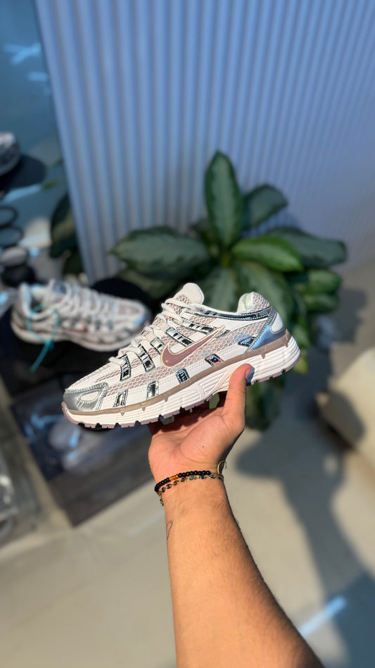 NIKE P6000 PLATA ROSA