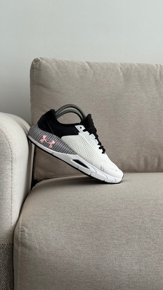 UNDER ARMOUR TENIS BLANCO GRIS ROSA