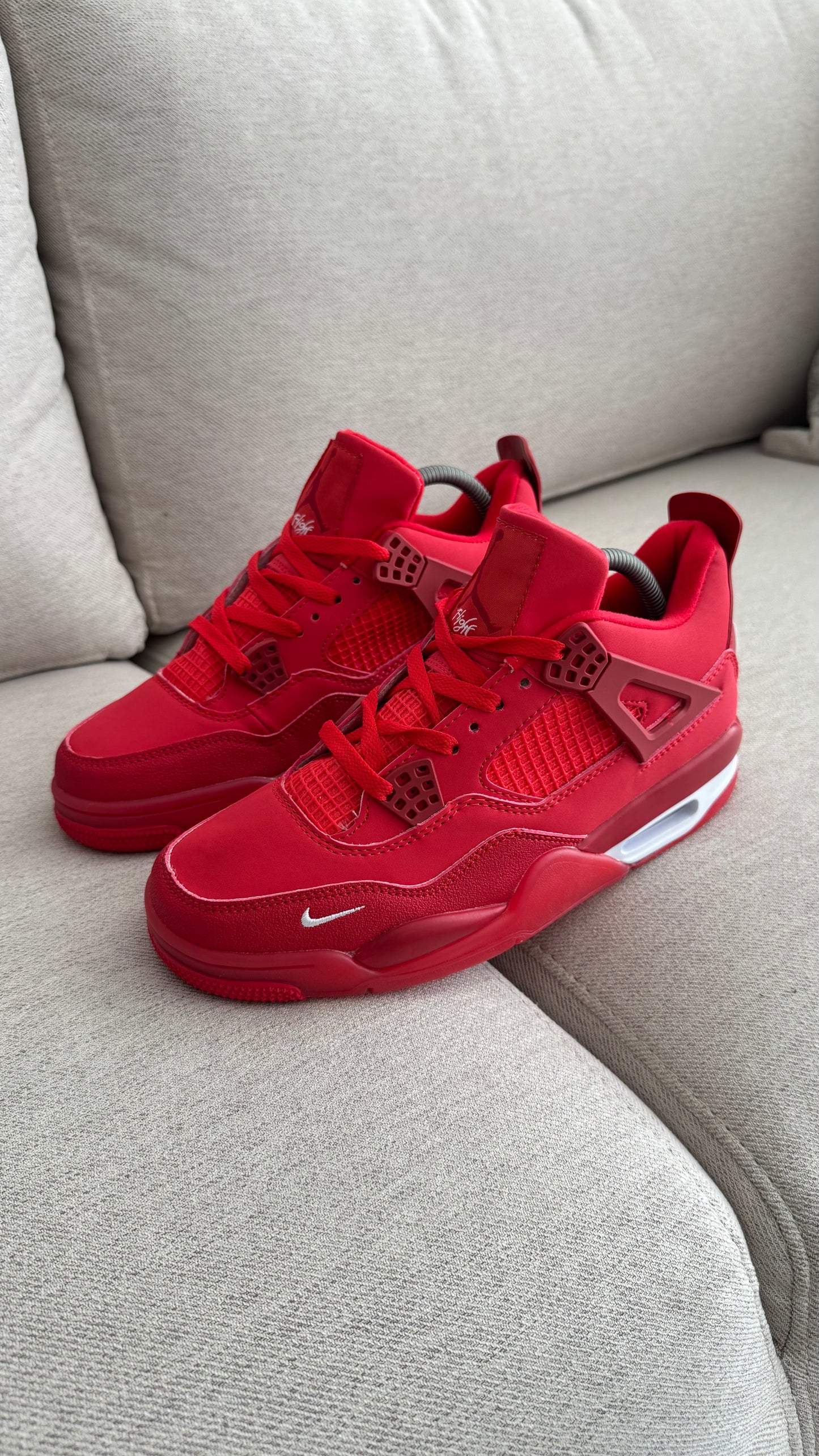 JORDAN RETRO 4 ROJA