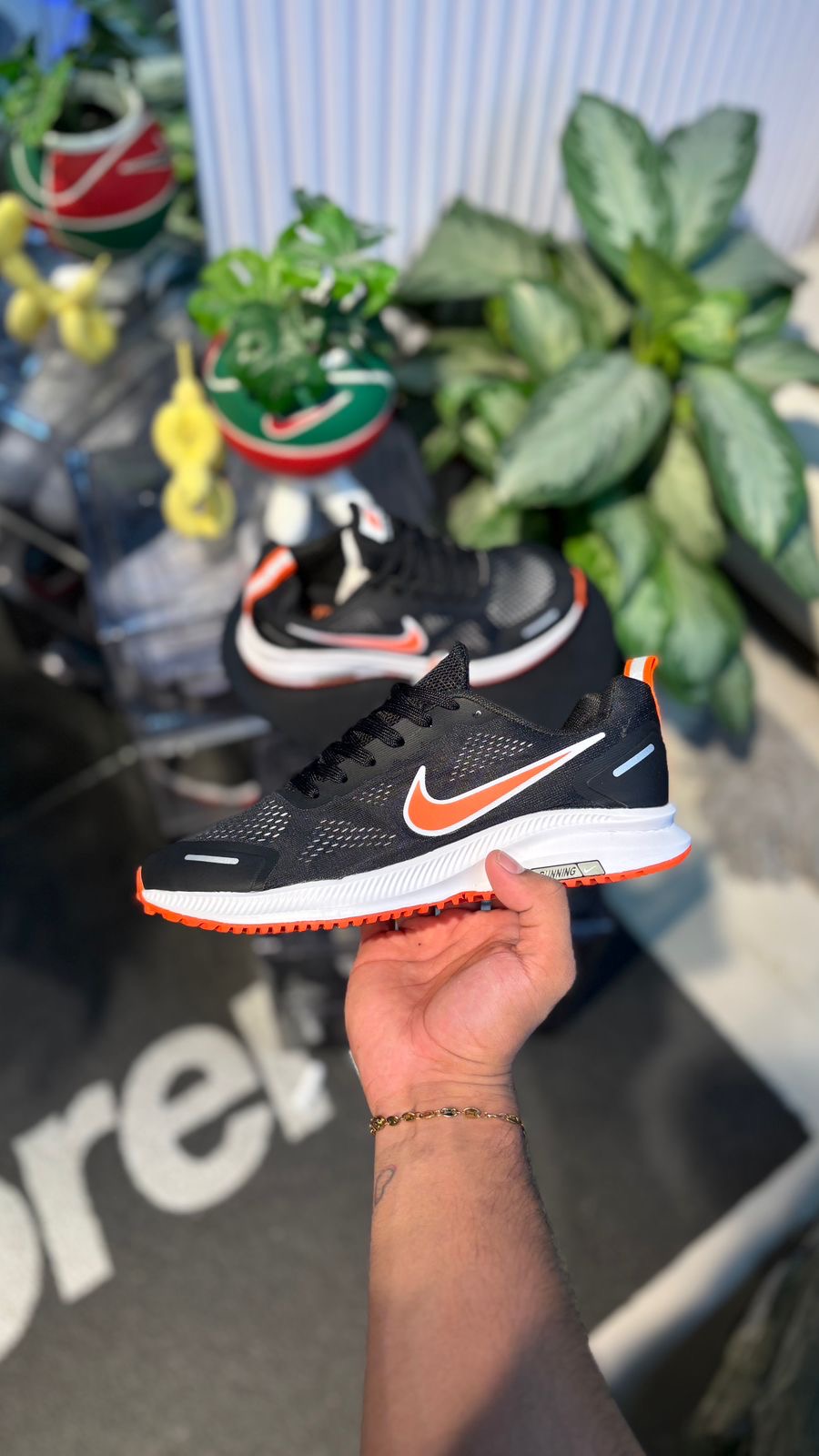 NIKE ZOON RUNNING NEGRO NARANJA