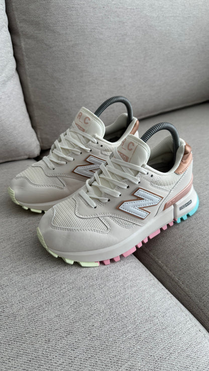 NEW BALANCE 1300 BLANCO DORADO
