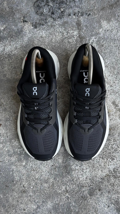 ON CLOUD CLASICO NEGRO BLANCO