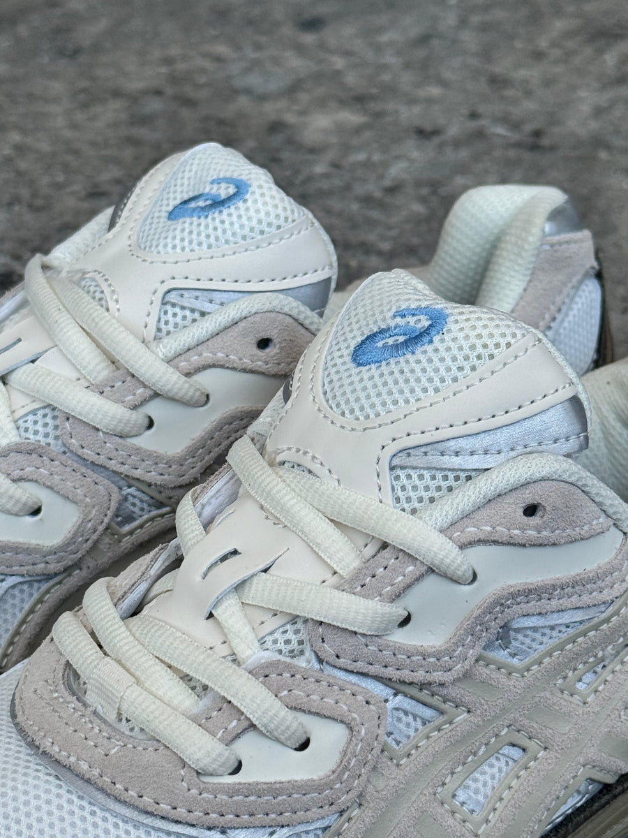 ASICS BLANCO CAFE