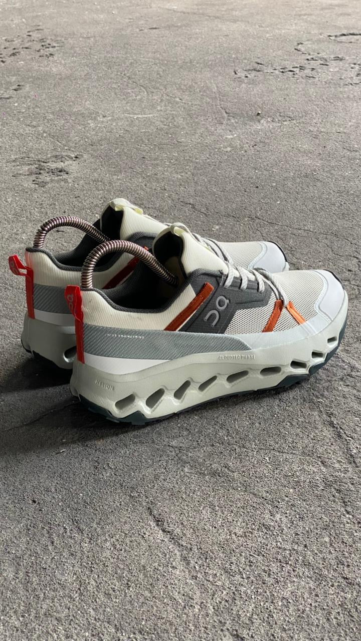 ON CLOUD BLANCO GRIS NARANJA