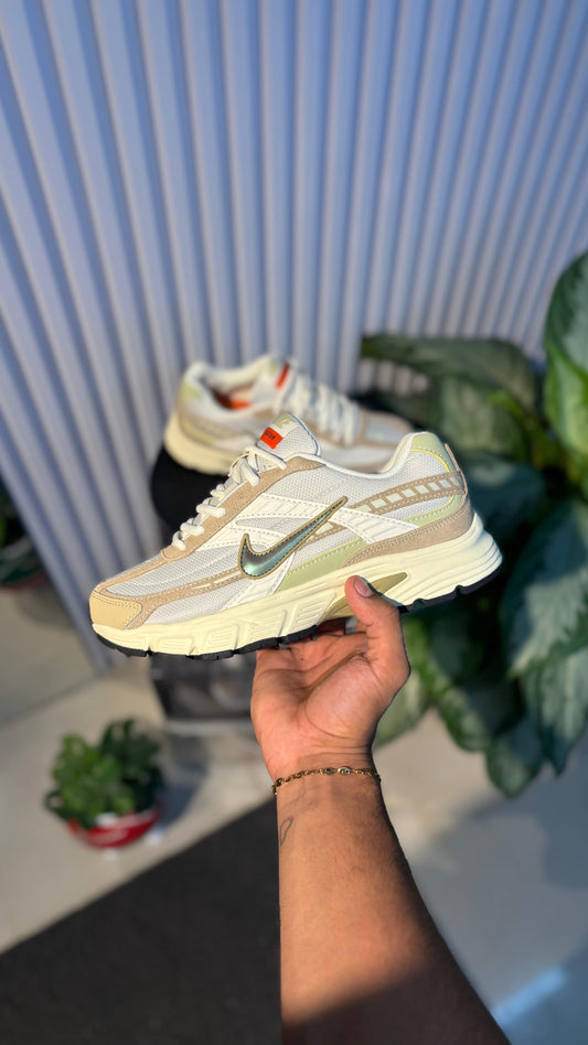 NIKE INTIATOR BEIGE VERDE