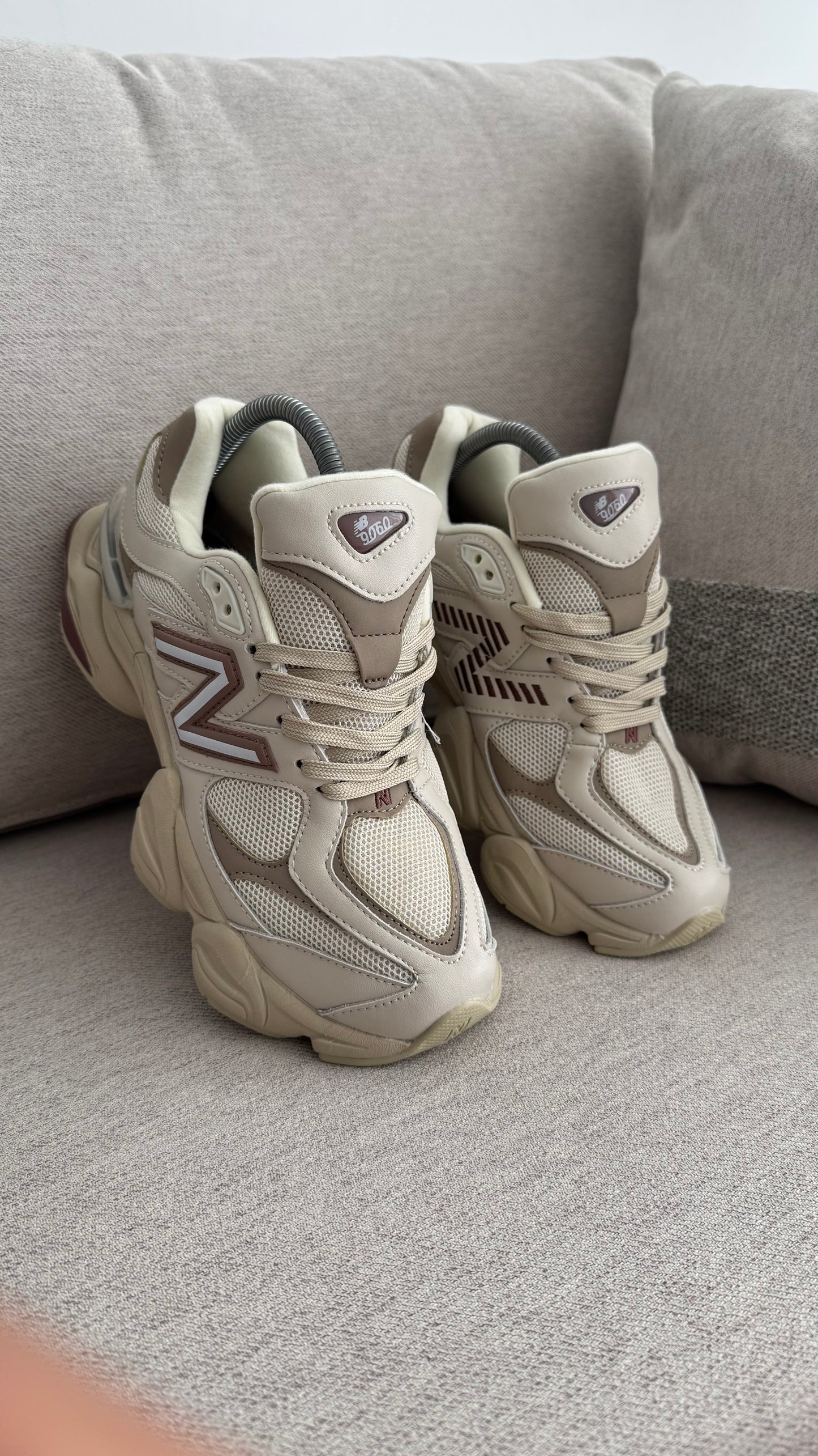 NEW BALANCE 9060 BEIGE PURPLE