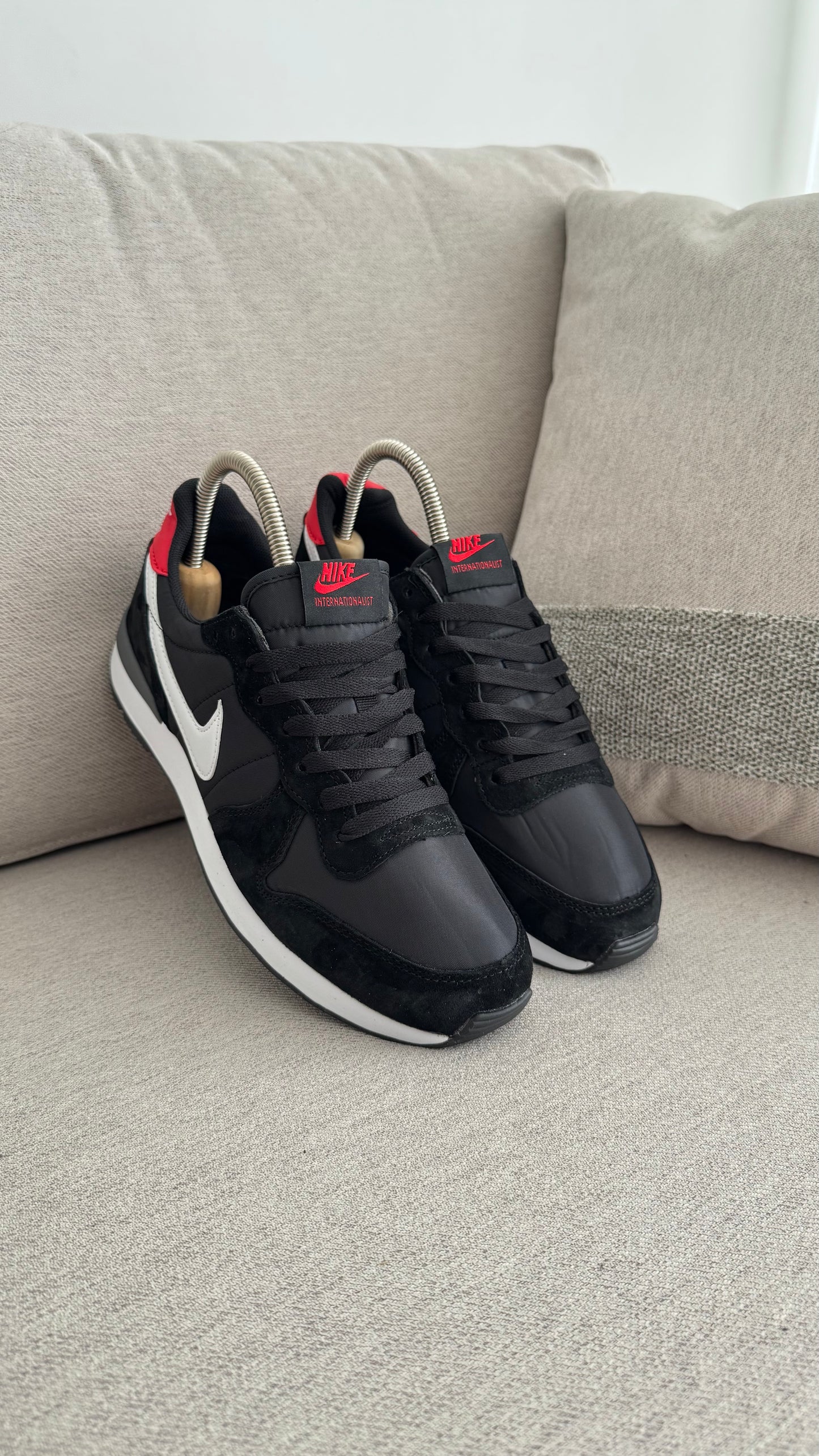 NIKE INTERNACIONAL NEGRO BLANCO