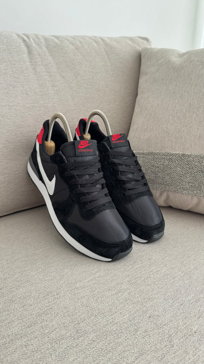 NIKE INTERNACIONAL NEGRO BLANCO