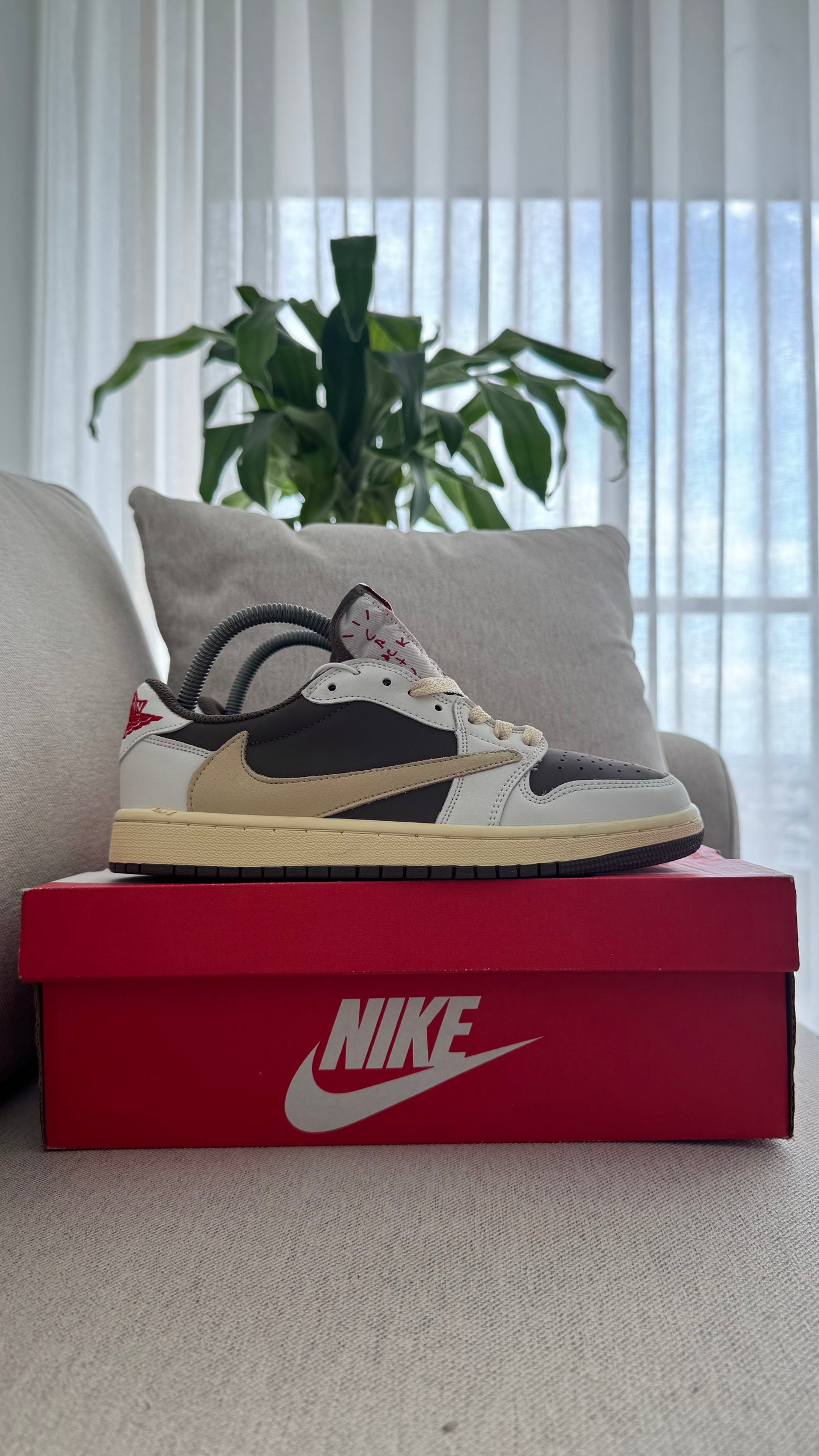 TRAVIS SCOTT BLANCA CAFE