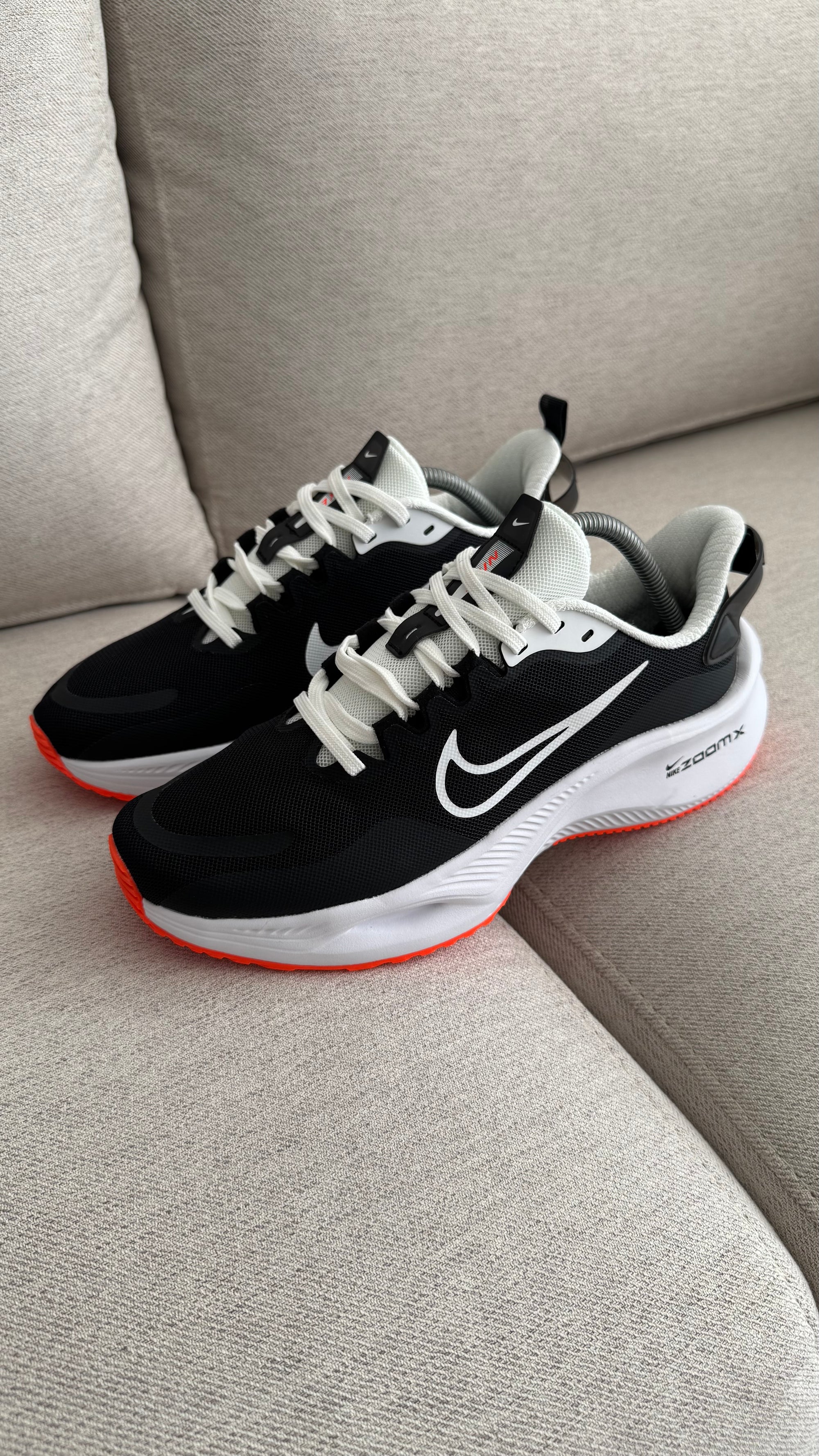 NIKE ZOOM CARITA NEGRO BLANCO SALMON PROMO