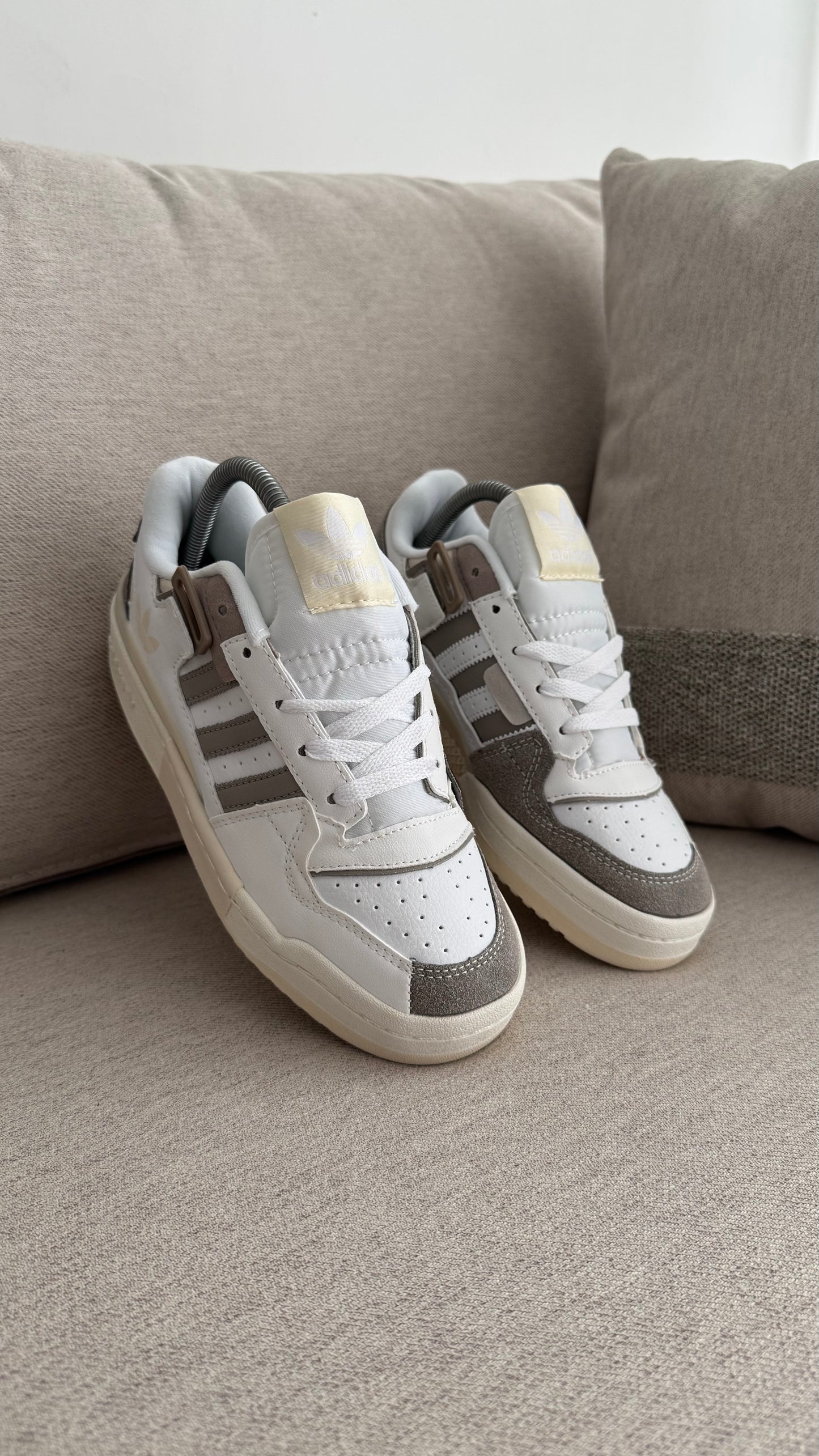 ADIDAS FORUM BLANCO GRIS