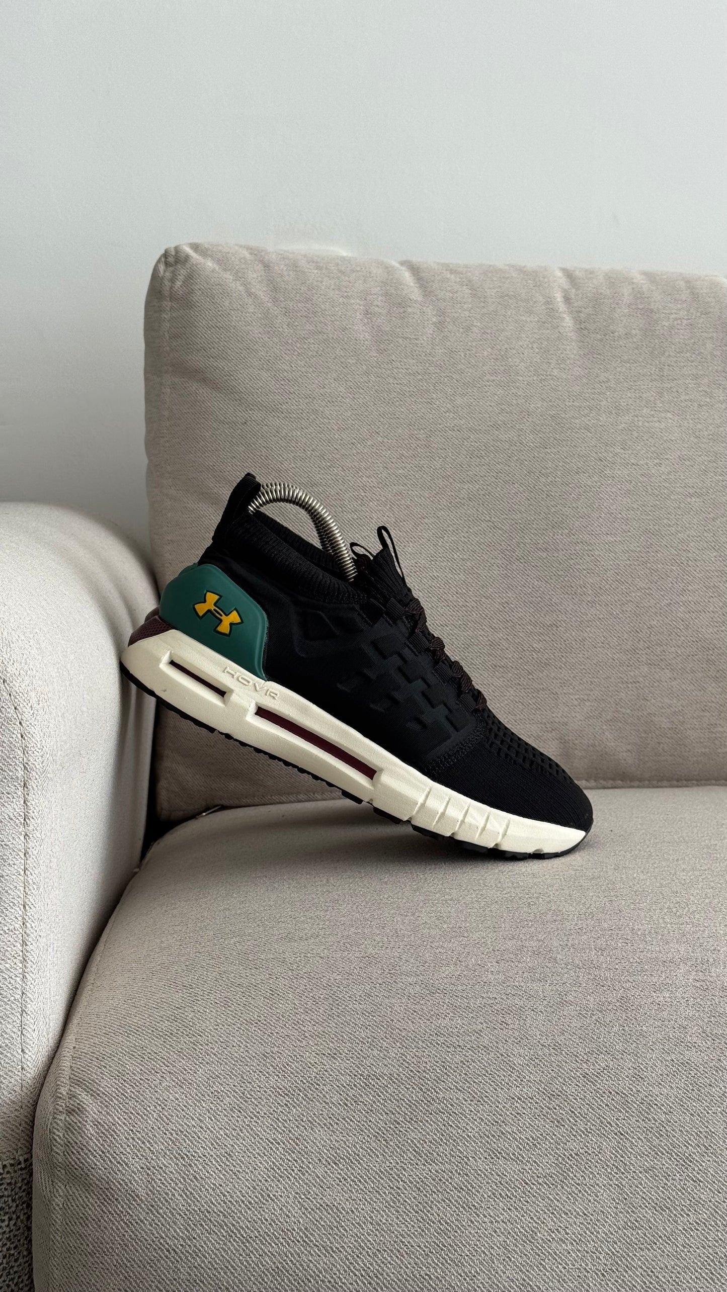 UNDER ARMOUR TENIS NEGRO VERDE