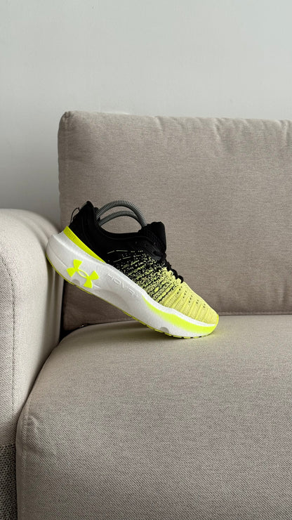 UNDER AMOUR NEGRO VERDE