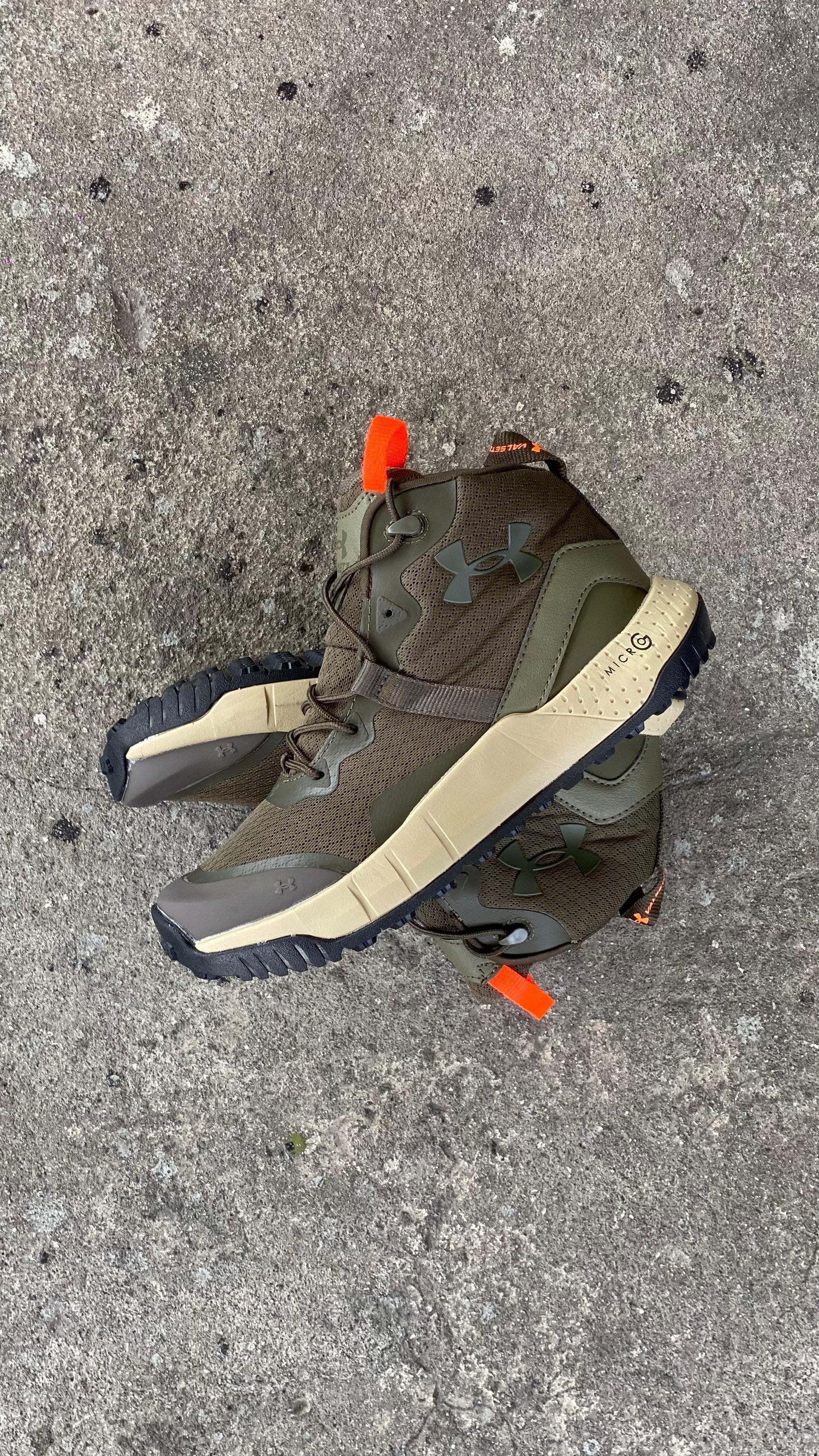 BOTA UNDER ARMOUR  VERDE MILITAR
