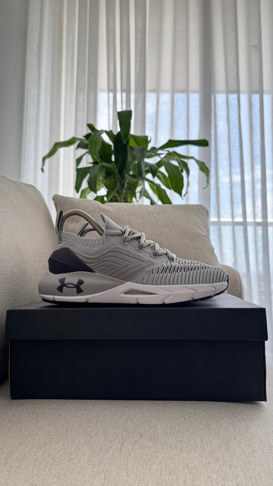 UNDER ARMOUR GRIS MORADO