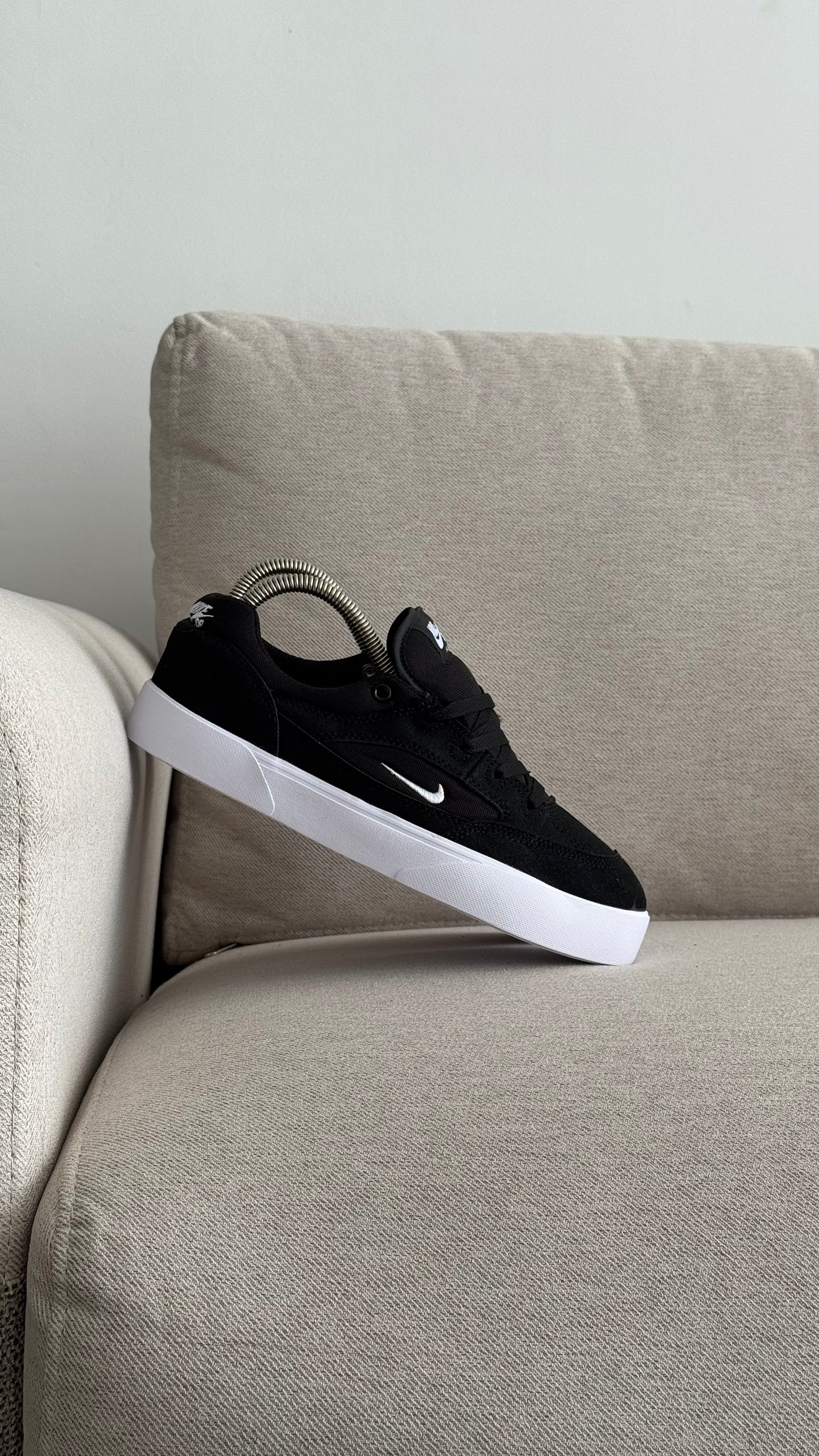 NIKE SB TABLA NEGRO BLANCO