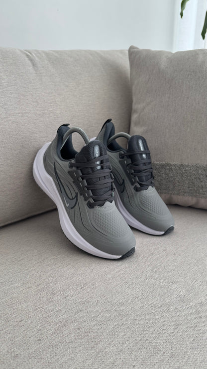 NIKE DOBLE CHULO GRIS