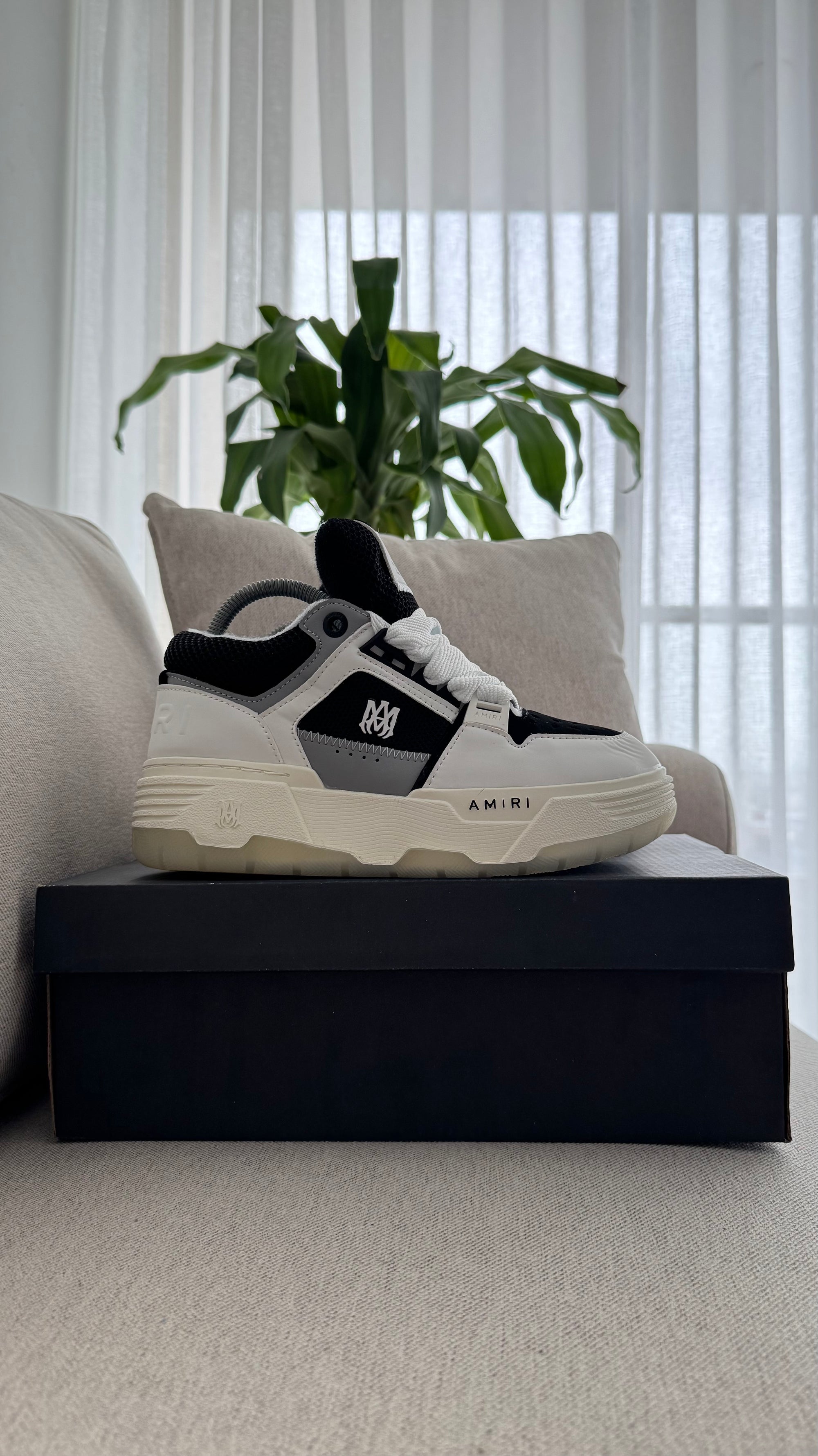 AMIRI CLASICO BLANCO NEGRO PROMO MASTER