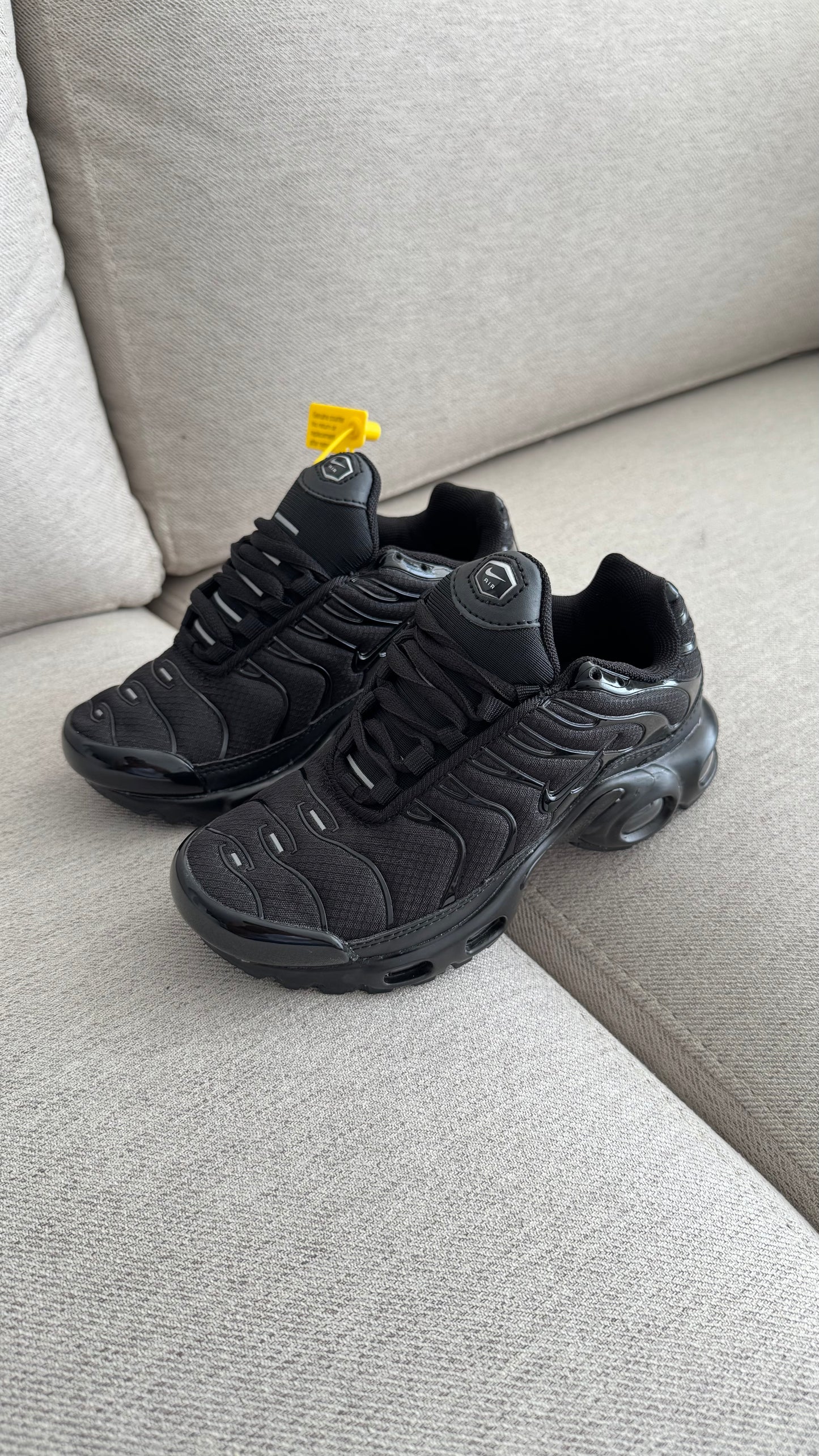 NIKE TN NEGRO NIÑO