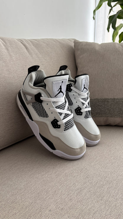 NIKE JORDAN RETRO 4 CREMA