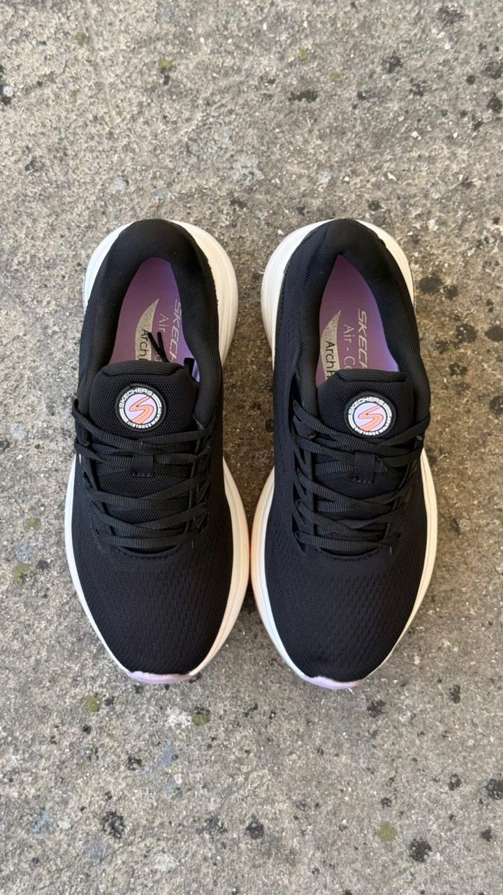SKETCHERS HYPER NEGRO LILA